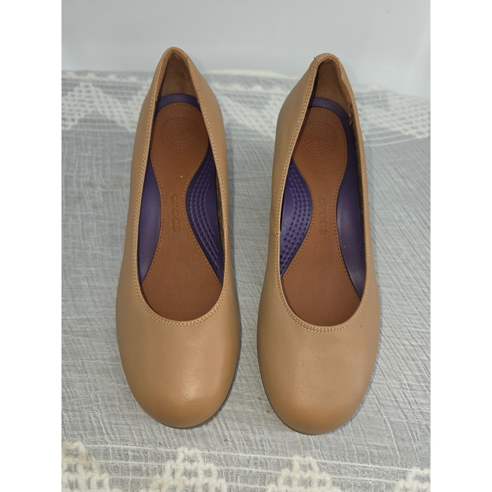 Crocs Leigh Leather Wedge Tan Brown Leopard Lining Pumps 14700 Womens 8.5